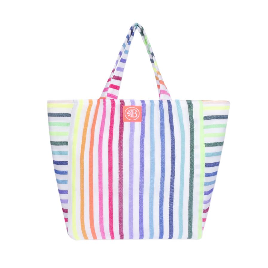 Novedades / Las Bayadas - Bolsa de Playa La Lucia / Las Bayadas cre la bolsa de playa perfecta usando la misma tcnica para la creacin de las mantas de playa: grande, ligera, colorida y fcil de lavar.